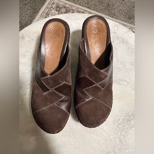 Nurture Brown Suede Leather Clog Shoes Size 8.5M